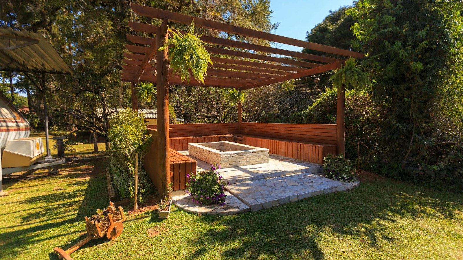 Gartenbau-Angebote: 80–250 €/m² — die typische Marge im Landschaftsbau Gartenbau-Angebote: 80–250 €/m² — die typische Marge im Landschaftsbau